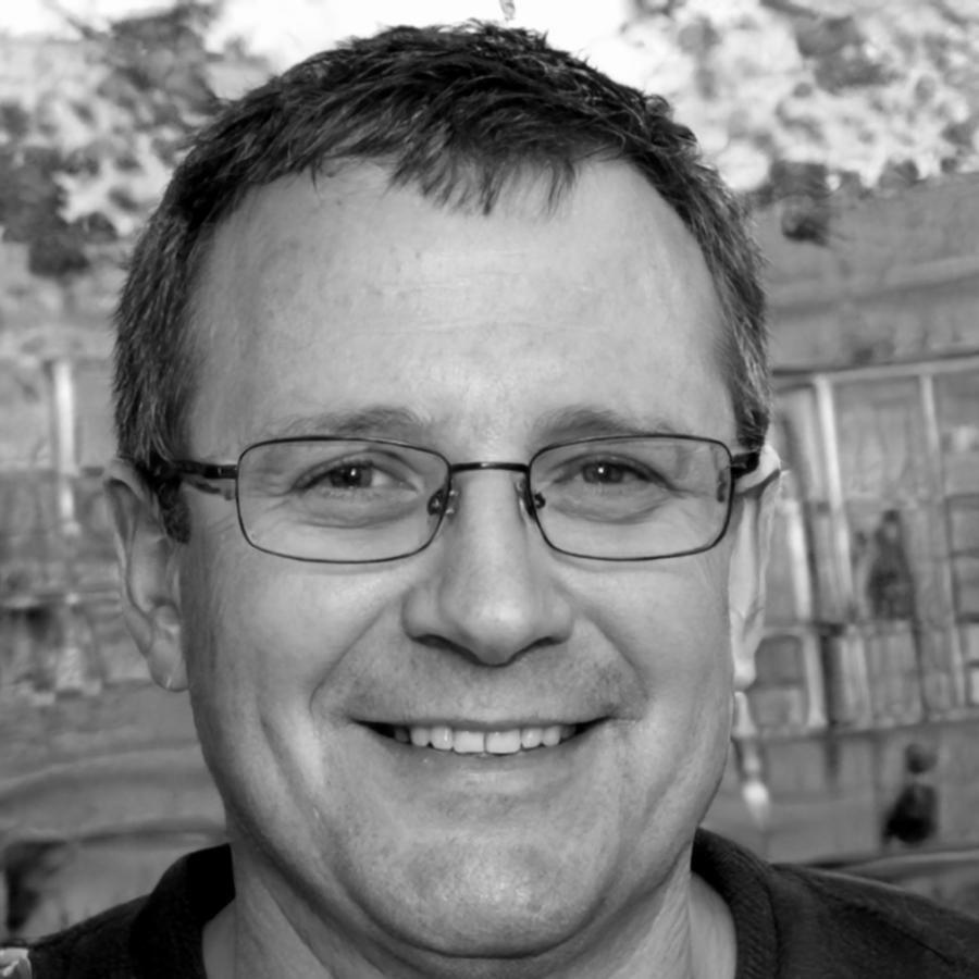 Portrait of Marcus, a satisfied client who learned investment basics